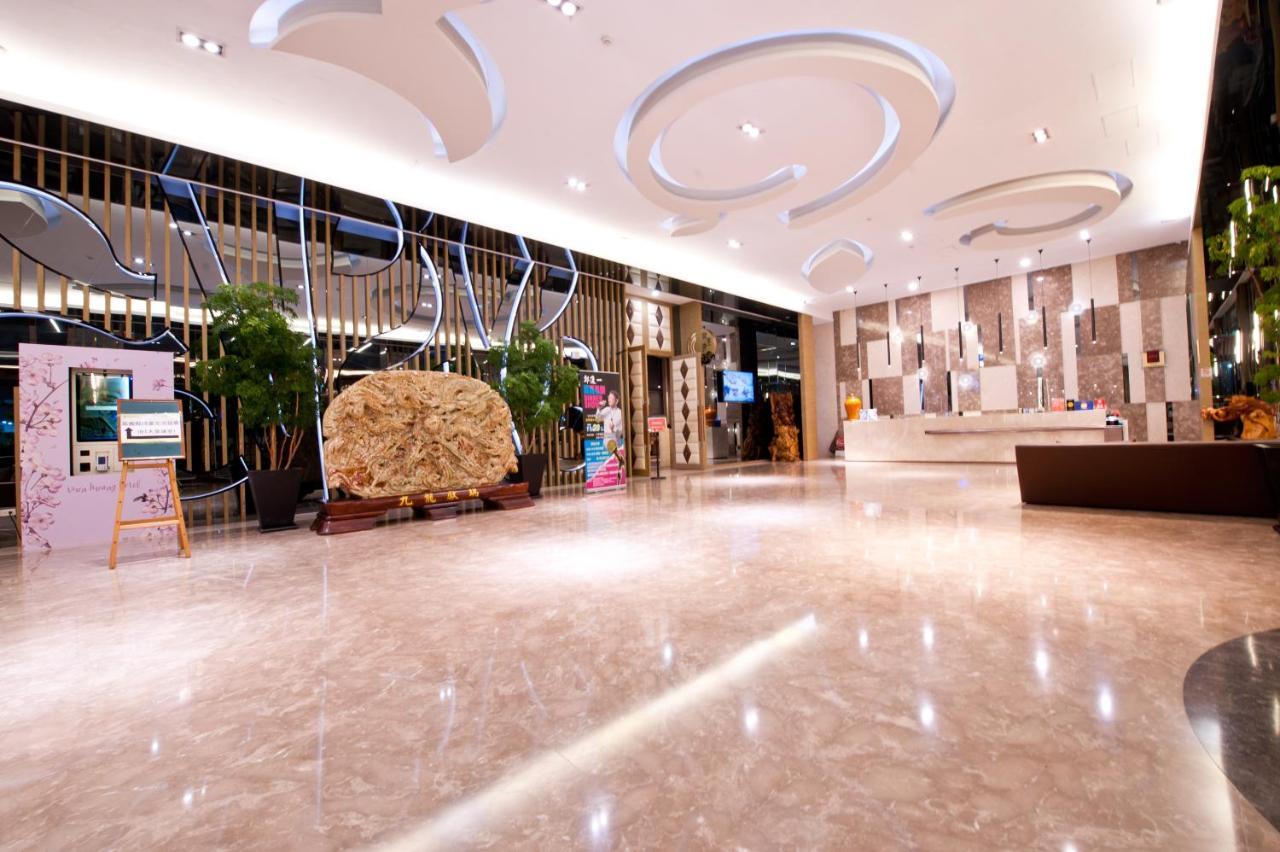 Tsun Huang Hotel Chiayi City Exterior photo